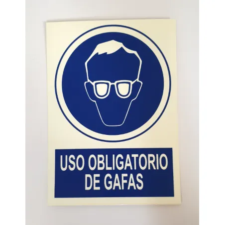 Uso obligatorio de gafas Uso obligatorio de gafas