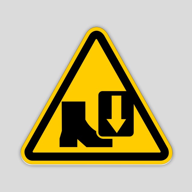 Danger sticker for entrapment and crushing of feet
