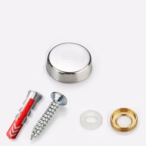 Tornillo y embellecedor cromado